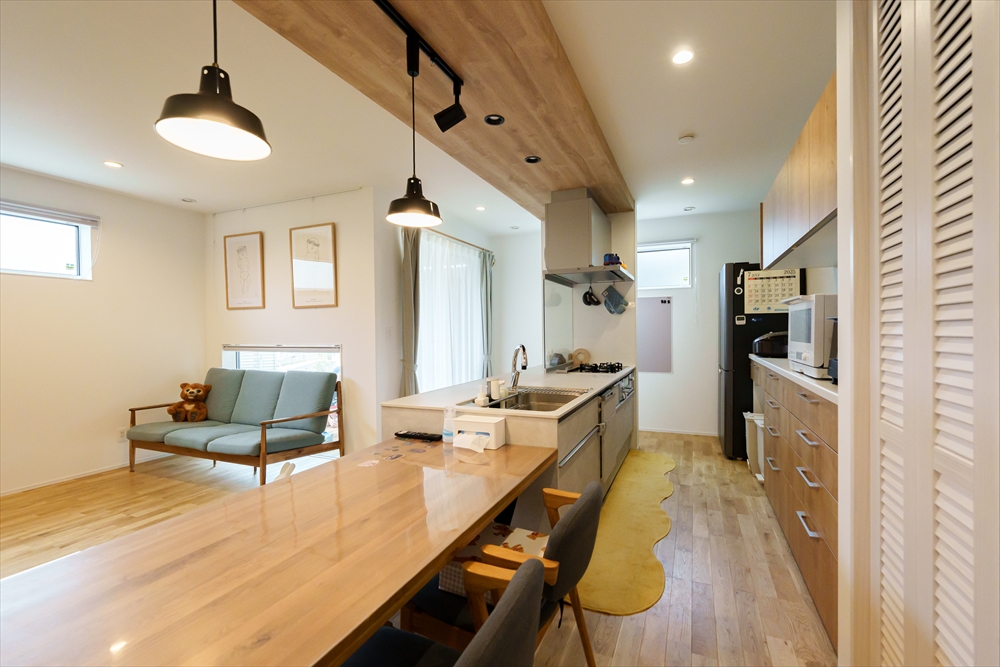 対面式のペニンシュラキッチン