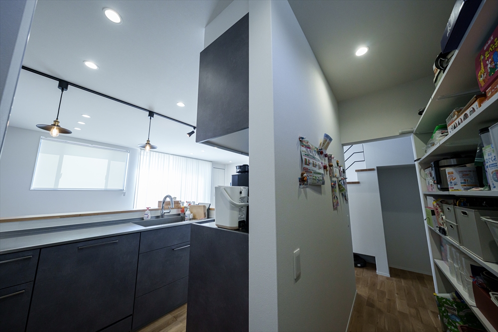キッチン背面収納