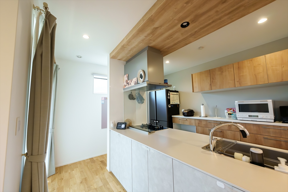 対面式のペニンシュラキッチン