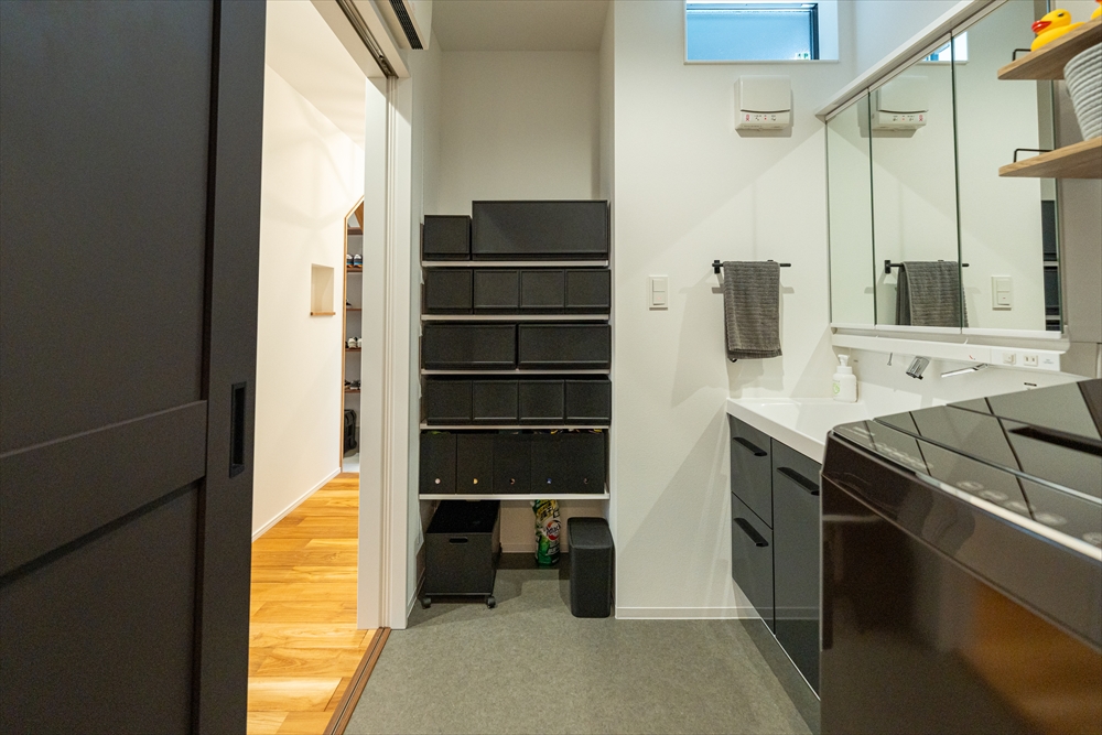コンパクトで使いやすい洗面スペース
